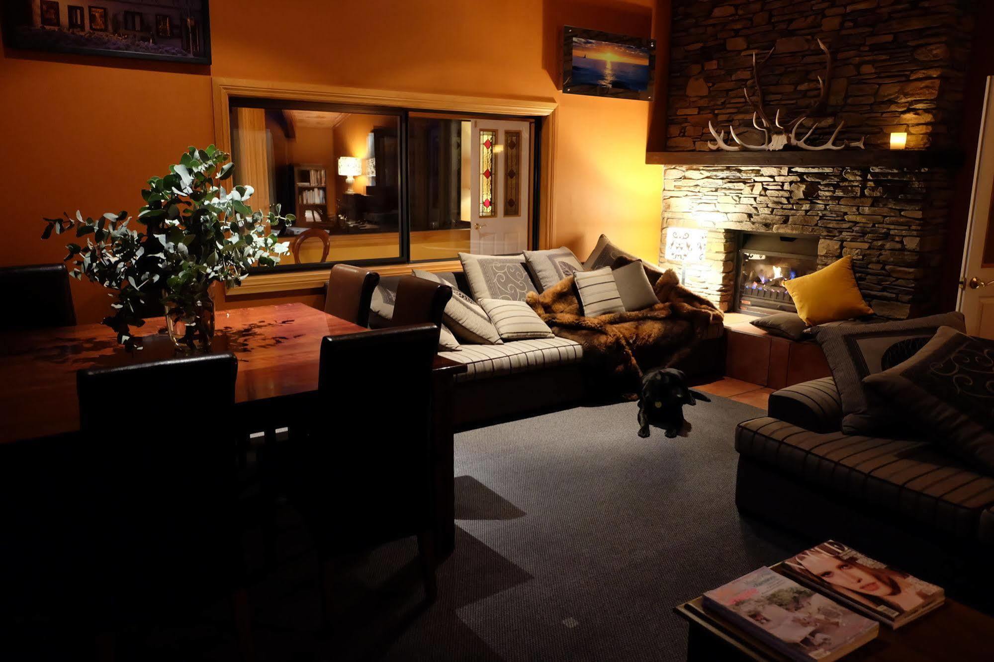 Mount Maude Country Lodge Wanaka Exterior photo